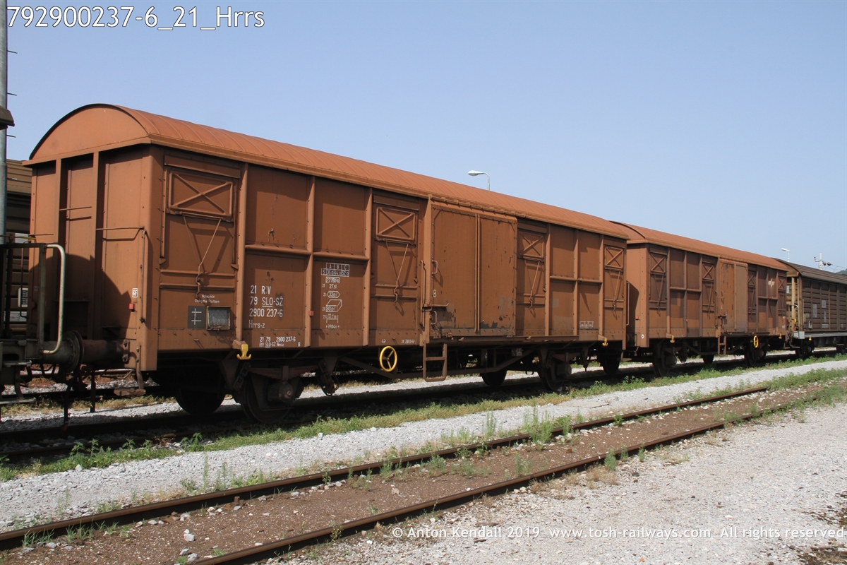 792900237-6_21_Hrrs.JPG